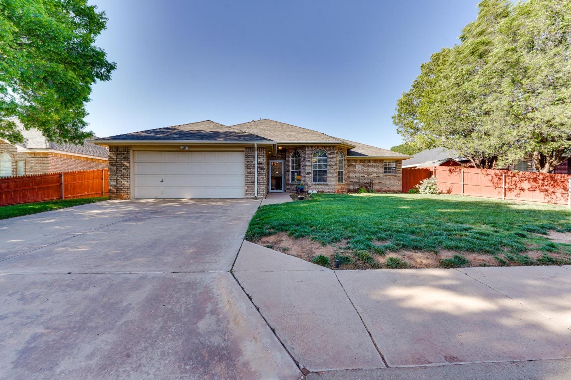 Spacious Lubbock Home With Yard 9 Mi To Texas Tech! Exterior photo