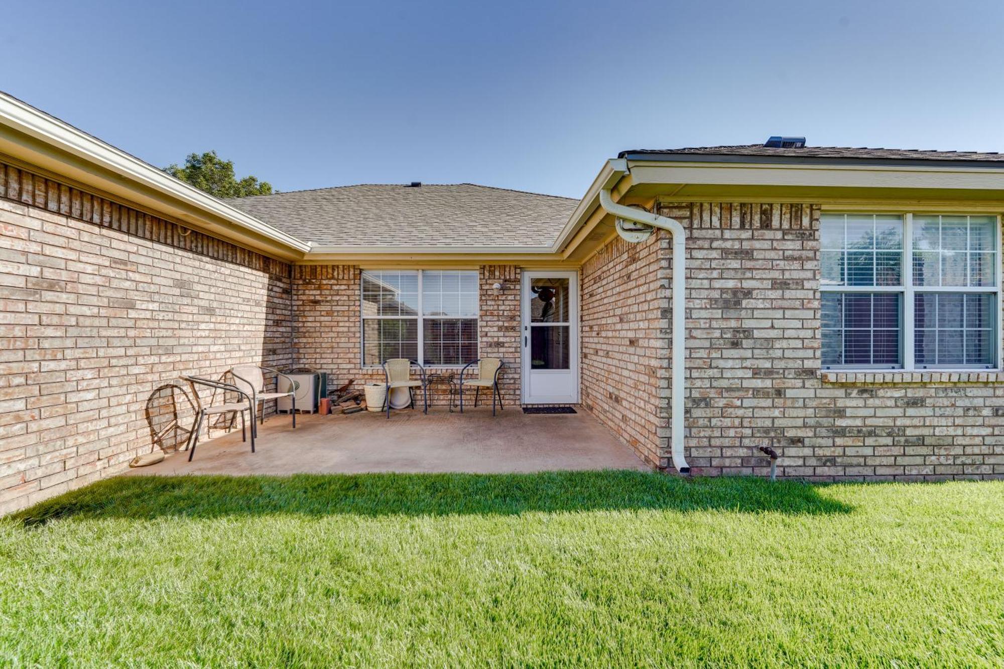 Spacious Lubbock Home With Yard 9 Mi To Texas Tech! Exterior photo